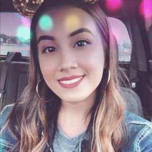 Meet your Posher, Stephanie